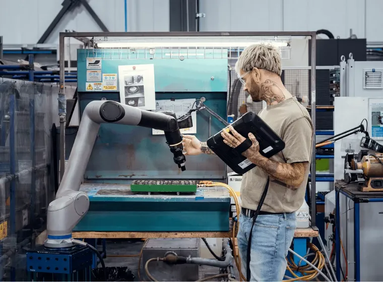 Extended reach capability of Kinova Link 6 robotic arm