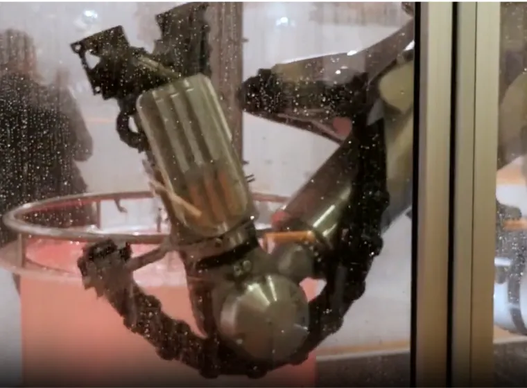 Extended reach of KUKA KR QUANTEC nano robotic arm