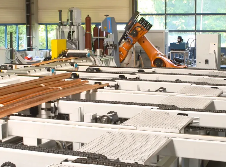 Wide working envelope of KUKA KR 360 FORTEC robot